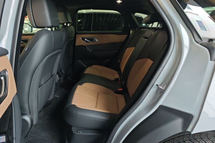Used Land Rover Range Velar 2025 Dynamic HSE Interior 4