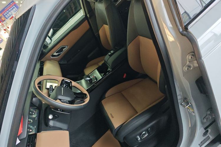 Used Land Rover Range Velar 2025 Dynamic HSE Left Front Seat