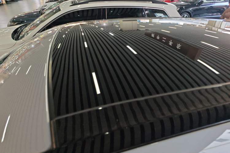 Used Land Rover Range Velar 2025 Dynamic HSE Roof