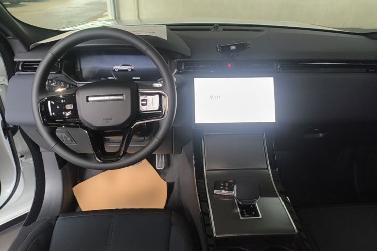 Used Land Rover Range Velar 2025 Dynamic SE Center Console