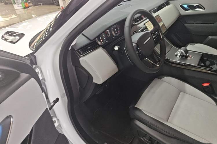 Used Land Rover Range Velar 2025 Dynamic SE Driver Seat