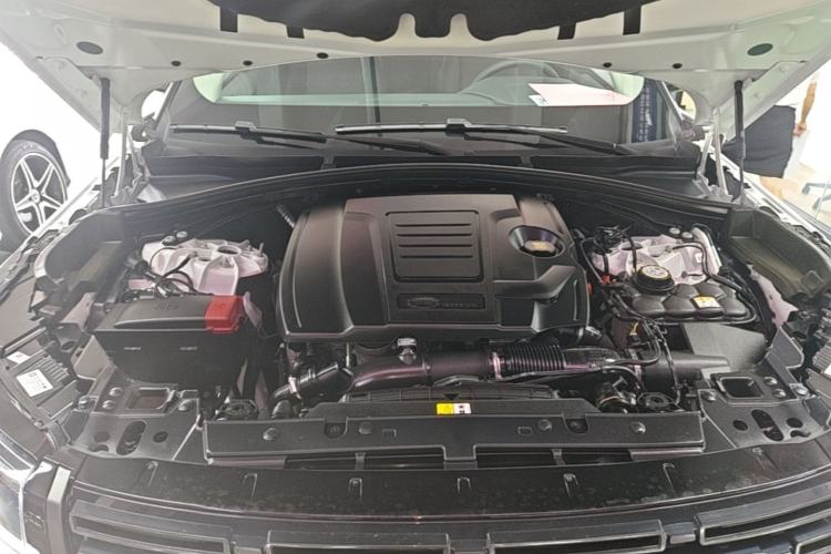 Used Land Rover Range Velar 2025 Dynamic SE Engine Bay