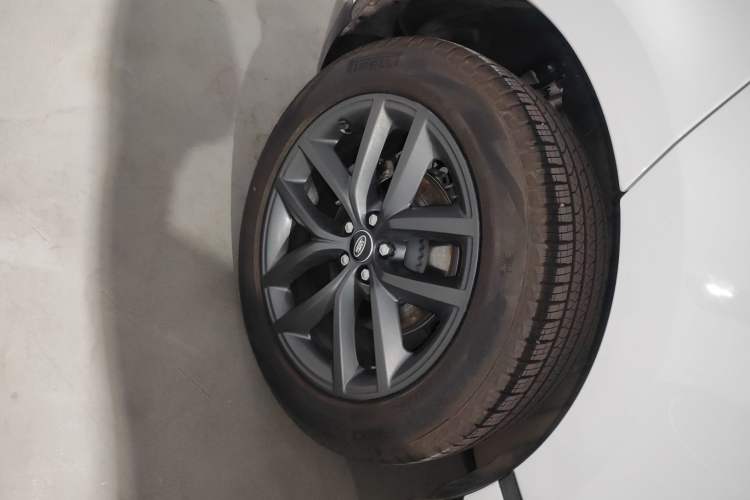 Used Land Rover Range Velar 2025 Dynamic SE Exterior 5