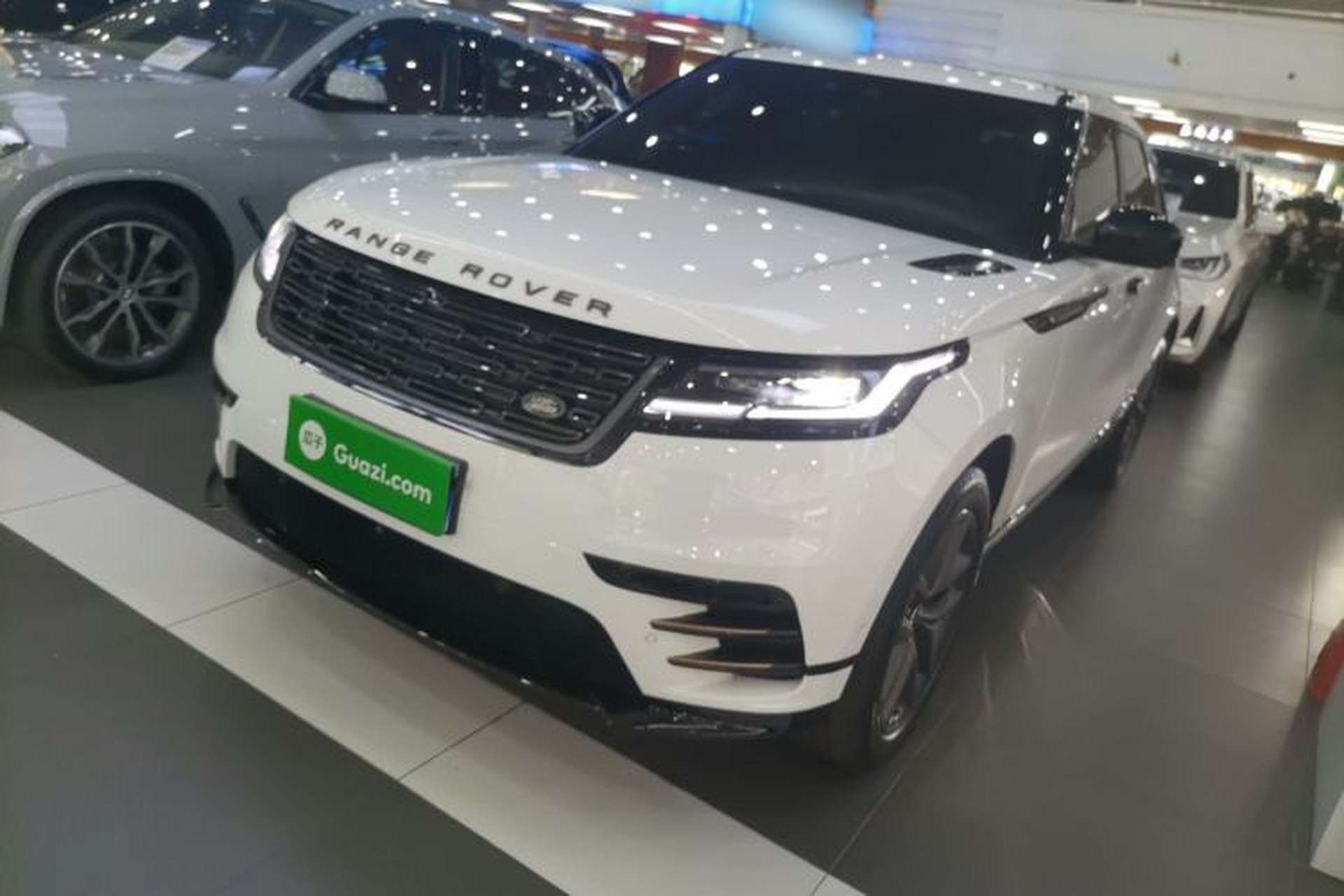 Used Land Rover Range Velar 2025 Dynamic SE Front Left 45 Deg
