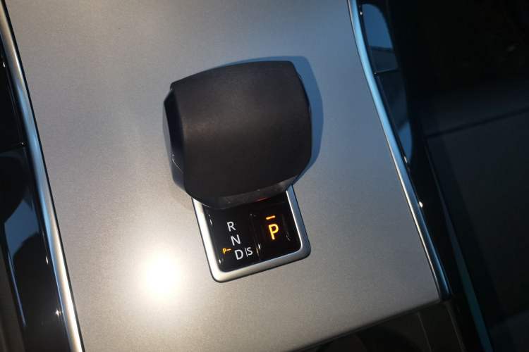 Used Land Rover Range Velar 2025 S Model Gear Lever