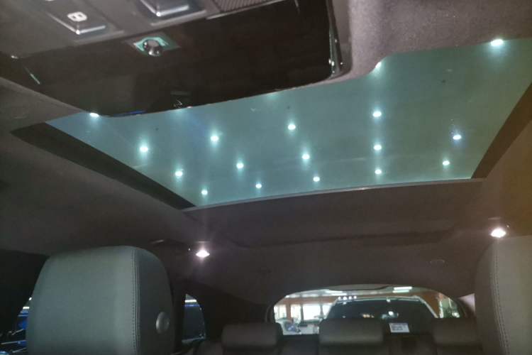 Used Land Rover Range Velar 2025 Dynamic SE Headliner