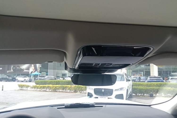 Used Land Rover Range Velar 2025 Dynamic SE Headliner