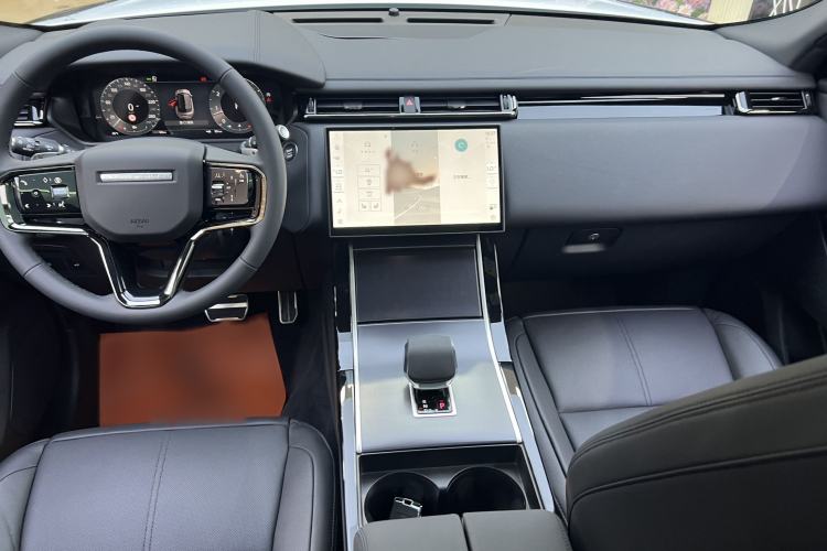 Used Land Rover Range Velar 2025 Dynamic SE Interior 1