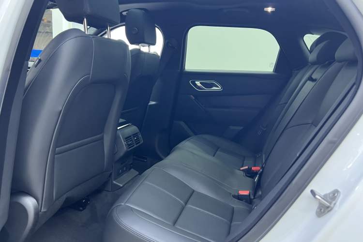 Used Land Rover Range Velar 2025 Dynamic SE Interior 7