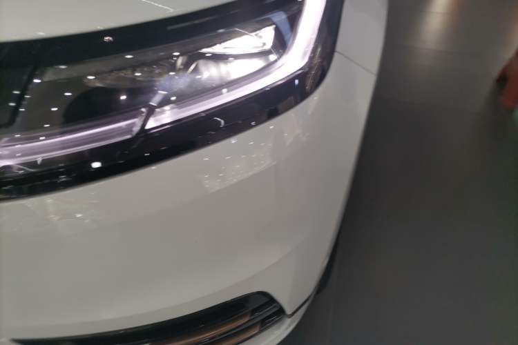 Used Land Rover Range Velar 2025 Dynamic SE Left Front Headlight
