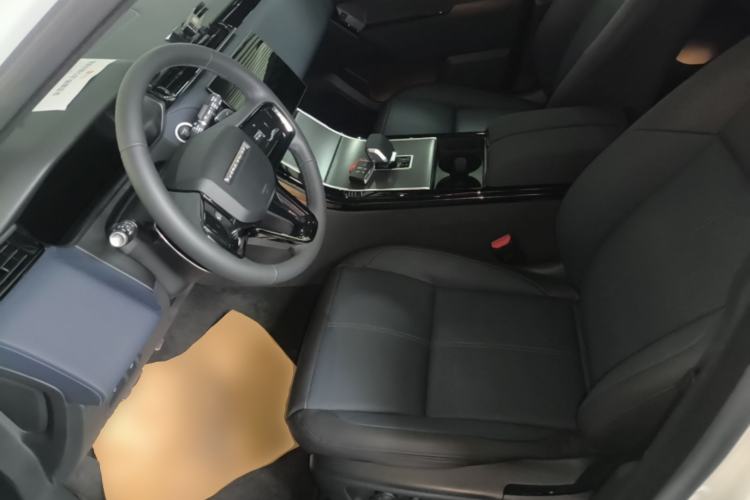 Used Land Rover Range Velar 2025 Dynamic SE Left Front Seat