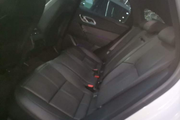 Used Land Rover Range Velar 2025 Dynamic SE Left Rear Seat