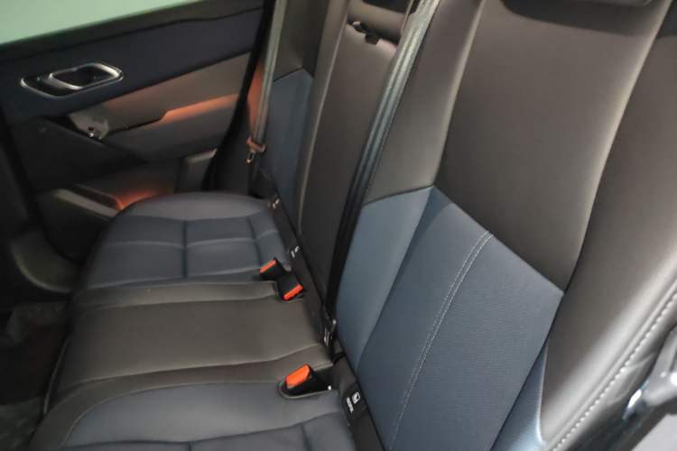 Used Land Rover Range Velar 2025 Dynamic SE Left Rear Seat