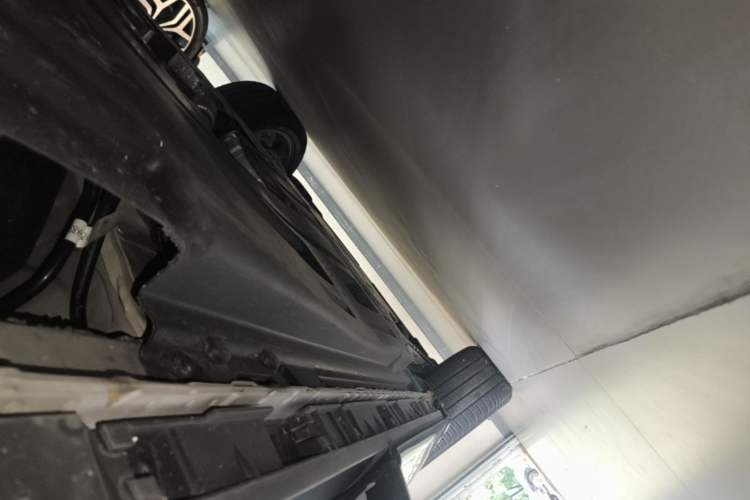 Used Land Rover Range Velar 2025 Dynamic SE Left Side Sill