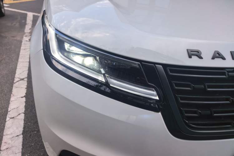 Used Land Rover Range Velar 2025 Dynamic SE Right Front Headlight