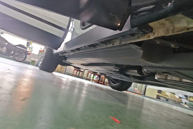 Used Land Rover Range Velar 2025 Dynamic SE Right Side Sill