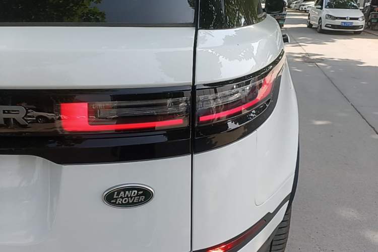 Used Land Rover Range Velar 2026 250 PS S Exterior 3