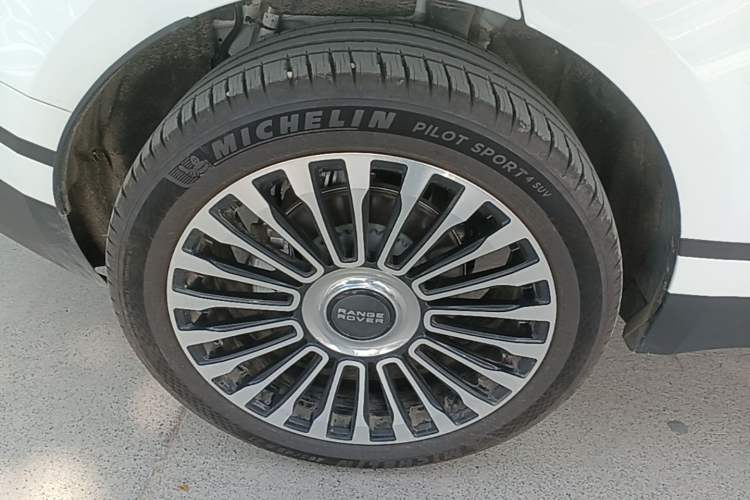 Used Land Rover Range Velar 2026 250 PS S Exterior 5