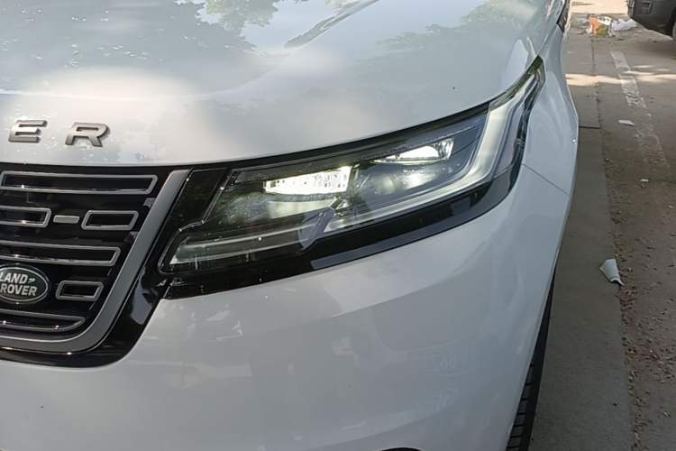 Used Land Rover Range Velar 2026 250 PS S Left Front Headlight