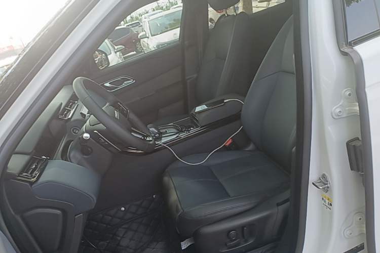 Used Land Rover Range Velar 2026 250 PS S Left Front Seat