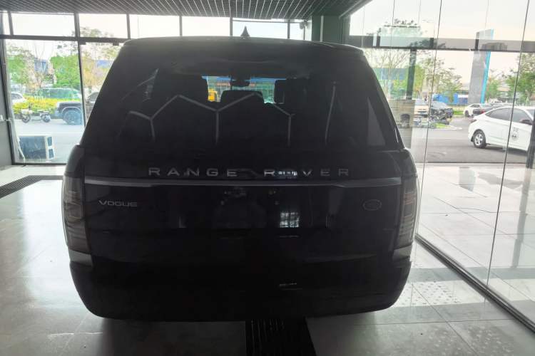 Used Land Rover Range Vogue  Exterior 4