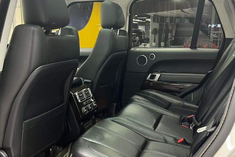 Used Land Rover Range Vogue  Interior 1