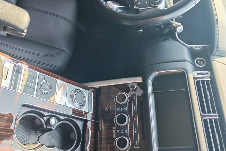 Used Land Rover Range Vogue  Interior 1