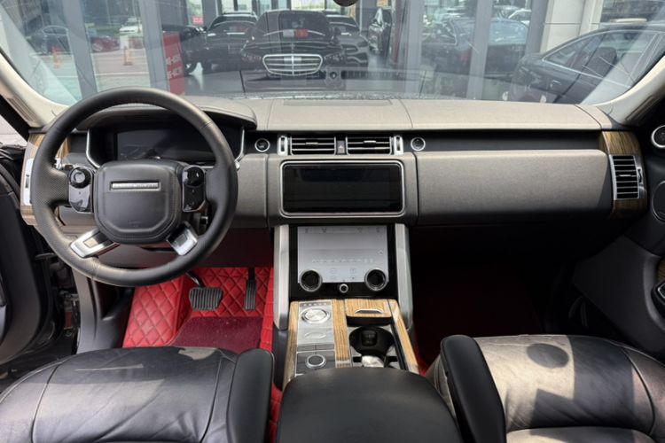 Used Land Rover Range Vogue  Interior 1