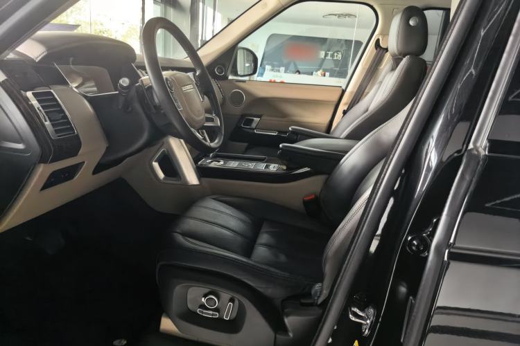 Used Land Rover Range Vogue  Interior 1