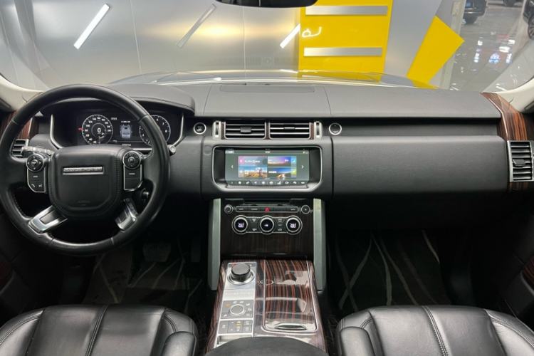 Used Land Rover Range Vogue  Interior 2