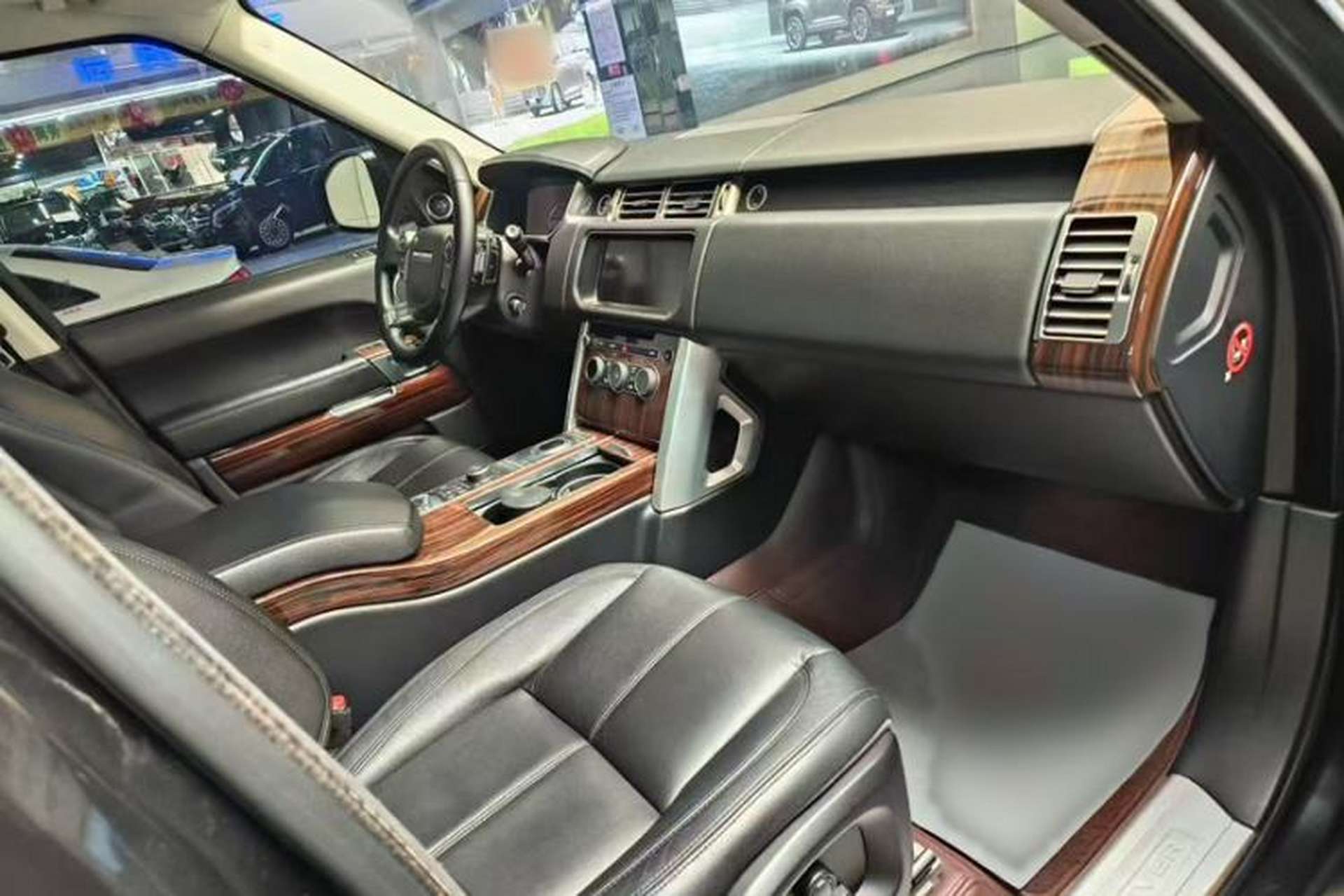 Used Land Rover Range Vogue  Interior 2