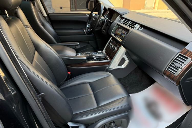 Used Land Rover Range Vogue  Interior 3