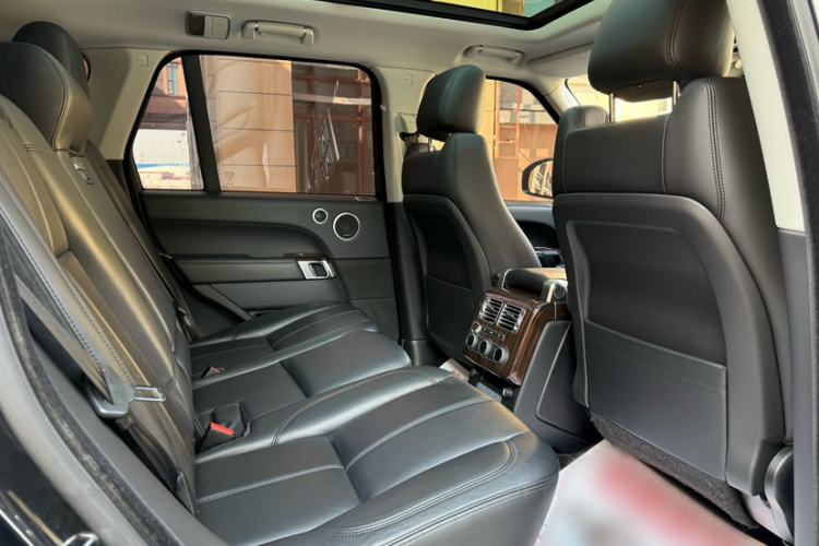 Used Land Rover Range Vogue  Interior 4