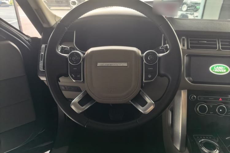 Used Land Rover Range Vogue  Interior 4