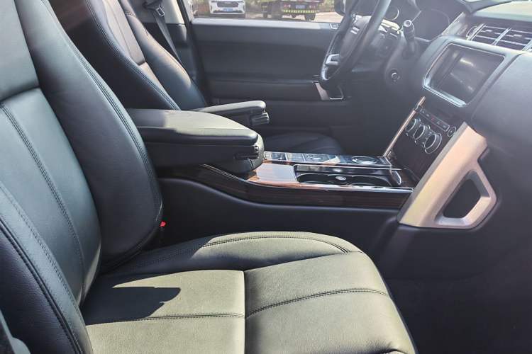 Used Land Rover Range Vogue  Interior 6