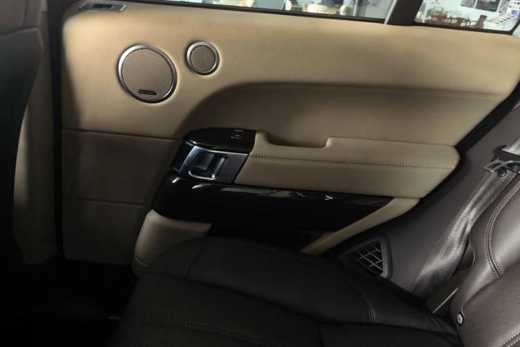 Used Land Rover Range Vogue  Interior 6