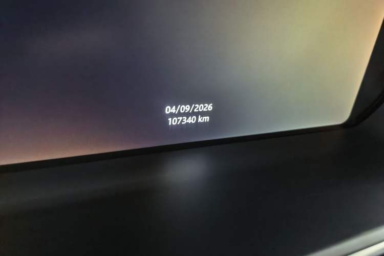 Used Land Rover Range Vogue  Odometer Close Up