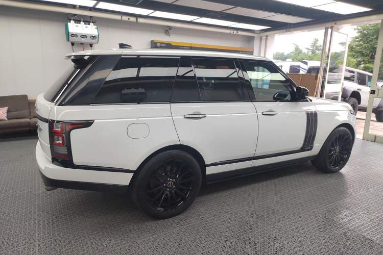 Used Land Rover Range Vogue  Exterior 3