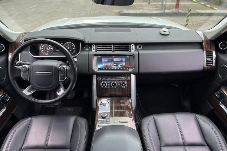 Used Land Rover Range Vogue  Interior 1