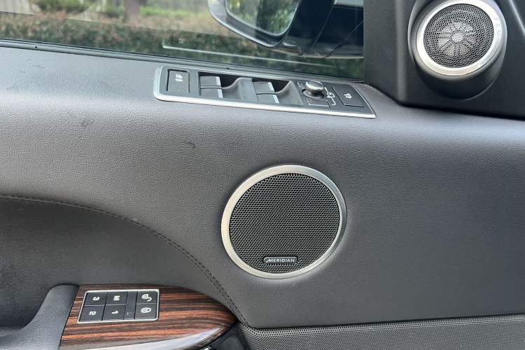 Used Land Rover Range Vogue  Interior 10