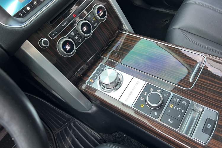 Used Land Rover Range Vogue  Interior 5