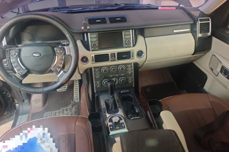Used Land Rover Range Vogue 2011 5.0 V8 5-Seater Parallel Import Center Console