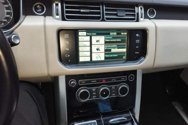 Used Land Rover Range Vogue  Audio And AC Panel
