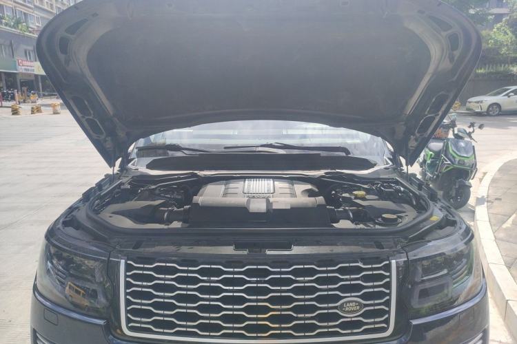 Used Land Rover Range Vogue 2013 5.0 V8 4-Seater U.S. Specification Engine Bay