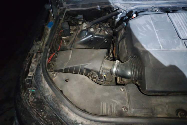 Used Land Rover Range Vogue 2013 3.0T Gasoline Parallel Import 5-Seater Engine Bay Right