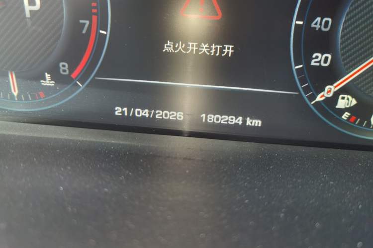 Used Land Rover Range Vogue 2013 5.0 V8 SC Vogue SE Odometer Close Up