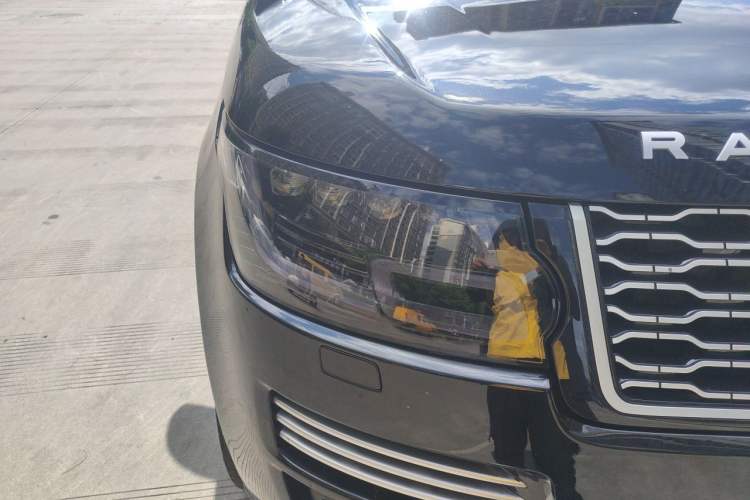 Used Land Rover Range Vogue 2013 5.0 V8 4-Seater U.S. Specification Right Front Headlight