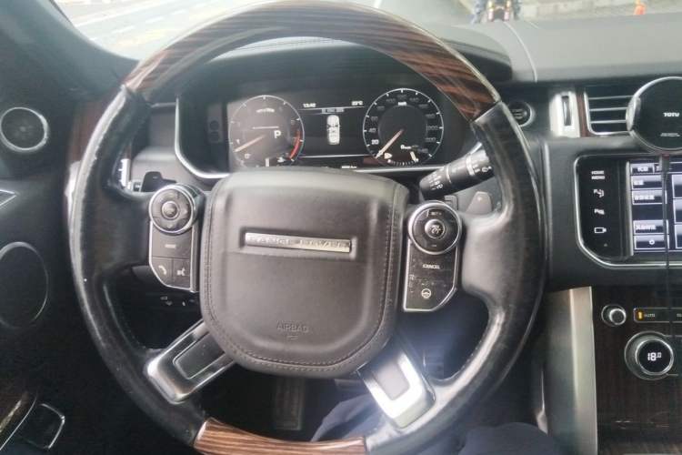 Used Land Rover Range Vogue 2013 5.0 V8 SC Vogue SE Steering Wheel