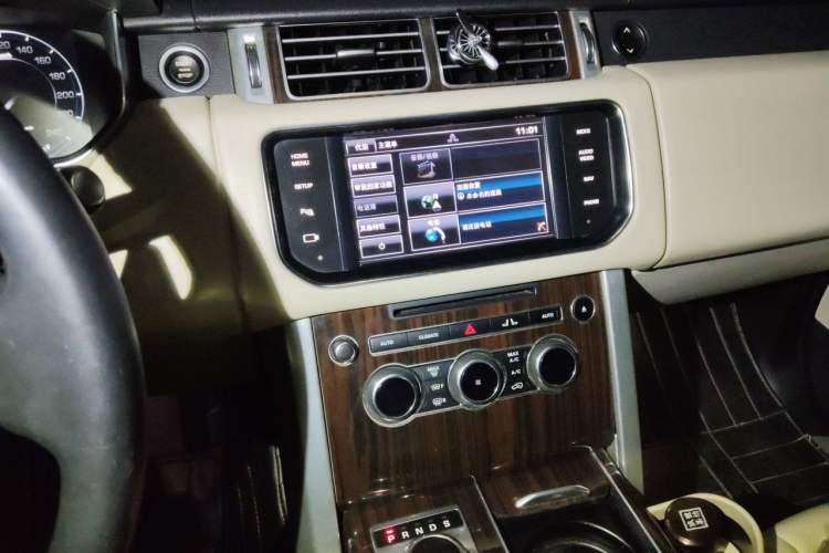 Used Land Rover Range Vogue  Audio And AC Panel
