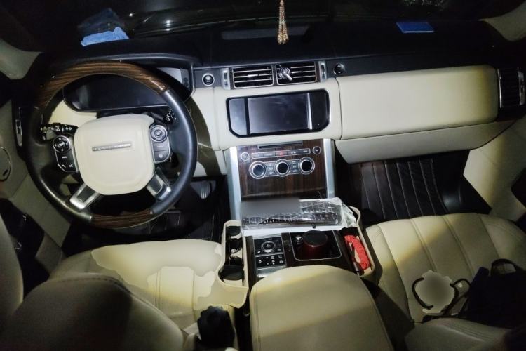 Used Land Rover Range Vogue  Center Console